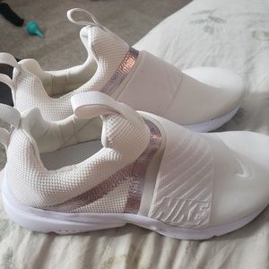 Nike prestos size 5